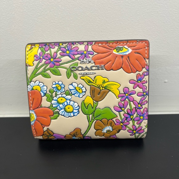 NWT Coach Outlet Snap Wallet With Floral Print - Picture 3 of 6